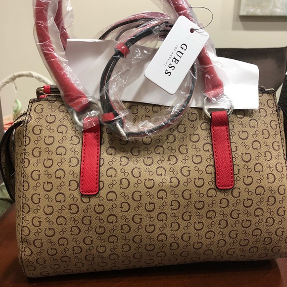 Guess - Picture 3 of 3